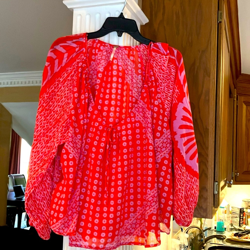 FREE PEOPLE  Elena -  Adorable boho style top in coral/ pink drawstring neck